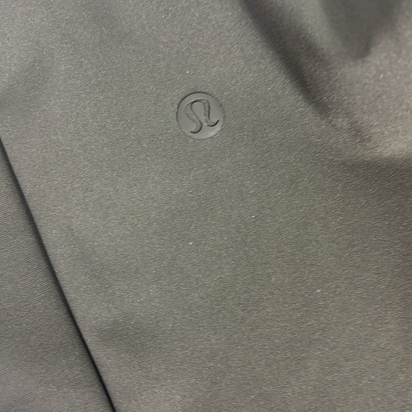 Lululemon On The Fly Pant Size 6 Dark Olive Athleisure Workout EUC - Picture 4 of 10